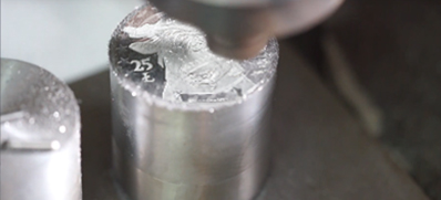 CNC-Zuschnitt bei der Herstellung von Stanzwerkzeugen